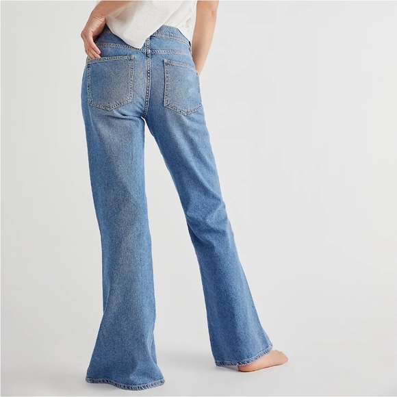 NEW FREE PEOPLE We The Free Blue Snap Slit Flare Jeans 26 NWT - Picture 2 of 14